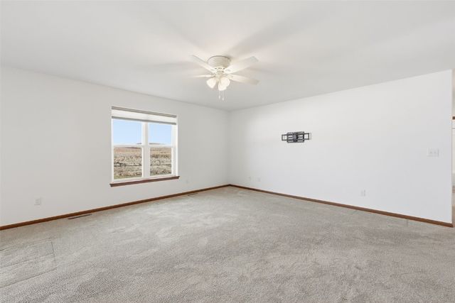 2925 Bryant Boulevard SW, Cedar Rapids, IA 52404