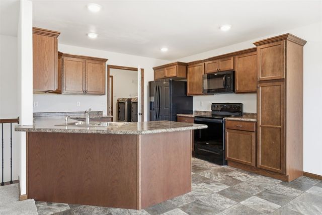 2925 Bryant Boulevard SW, Cedar Rapids, IA 52404