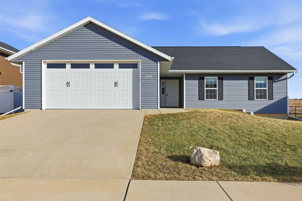 2925 Bryant Boulevard SW, Cedar Rapids, IA 52404
