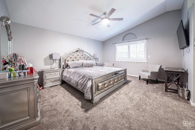 10403 Bay Colony Drive, Bakersfield, CA 93312