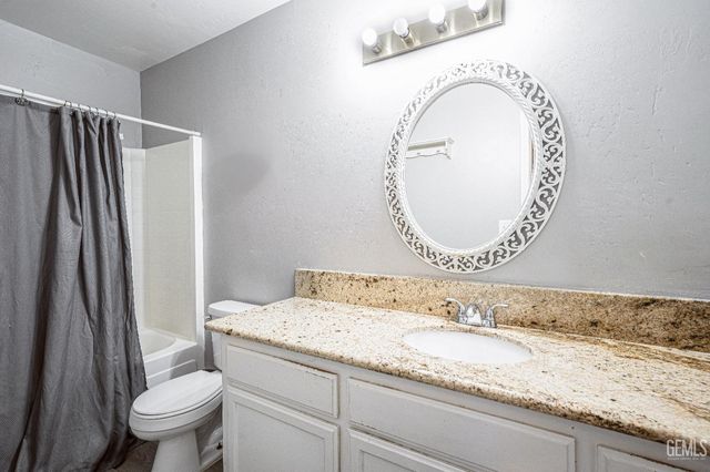 10403 Bay Colony Drive, Bakersfield, CA 93312