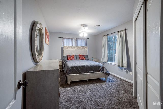 10403 Bay Colony Drive, Bakersfield, CA 93312