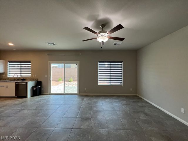 7521 Dragonfruit Avenue, Las Vegas, NV 89113