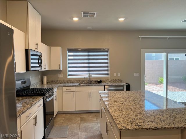 7521 Dragonfruit Avenue, Las Vegas, NV 89113