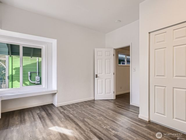 5242 11 Avenue NE, Seattle, WA 98105