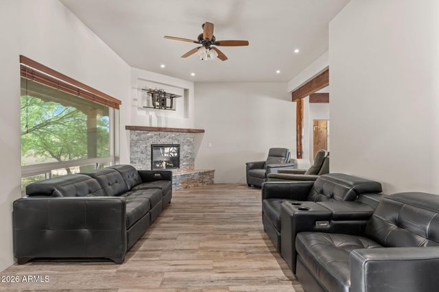 22544 W BARWICK Drive, Wittmann, AZ 85361