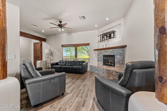 22544 W BARWICK Drive, Wittmann, AZ 85361