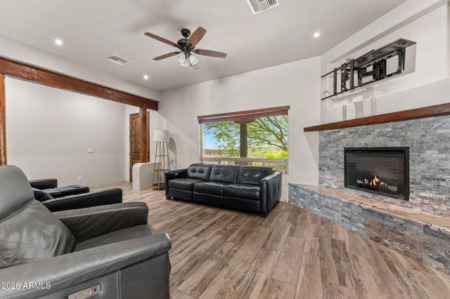 22544 W BARWICK Drive, Wittmann, AZ 85361