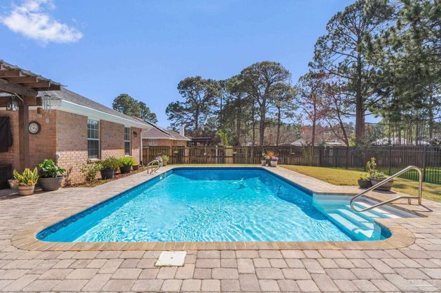 2381 Tumbleweed Dr, Navarre, FL 32566