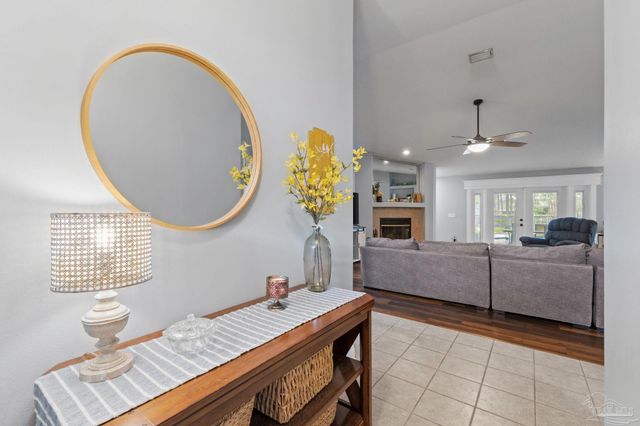 2381 Tumbleweed Dr, Navarre, FL 32566