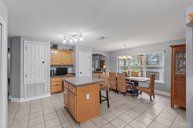 2381 Tumbleweed Dr, Navarre, FL 32566