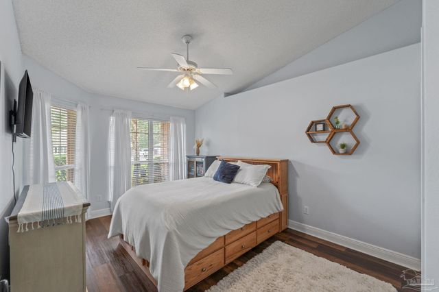 2381 Tumbleweed Dr, Navarre, FL 32566