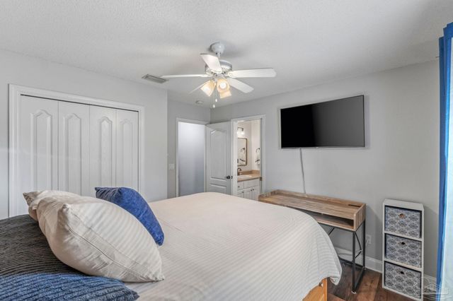 2381 Tumbleweed Dr, Navarre, FL 32566