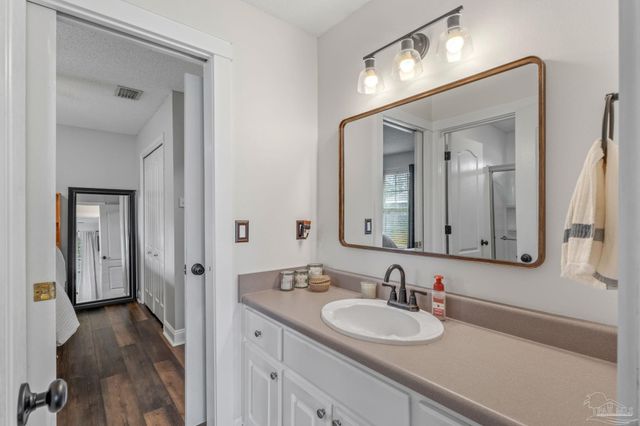 2381 Tumbleweed Dr, Navarre, FL 32566