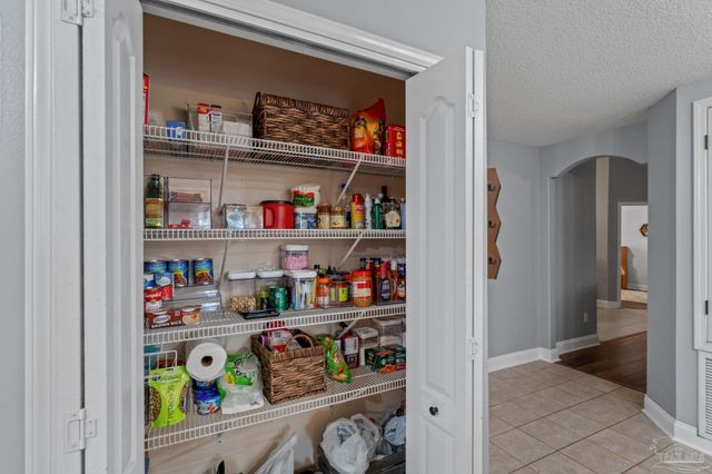 2381 Tumbleweed Dr, Navarre, FL 32566