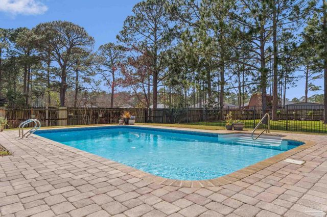 2381 Tumbleweed Dr, Navarre, FL 32566