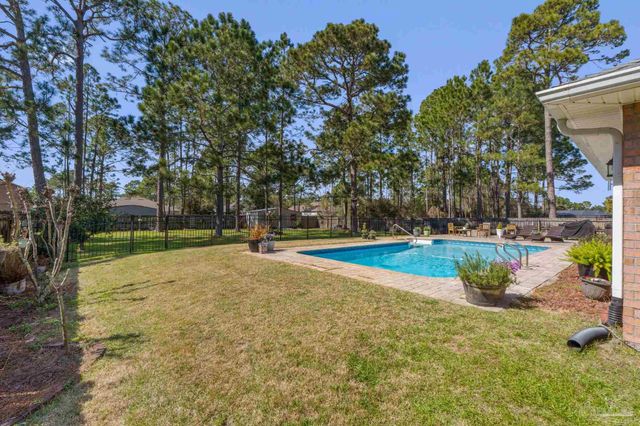 2381 Tumbleweed Dr, Navarre, FL 32566