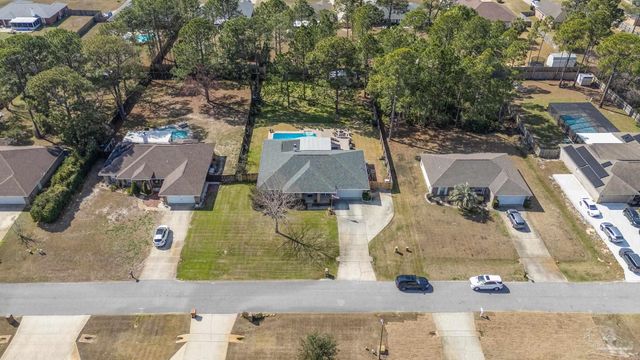2381 Tumbleweed Dr, Navarre, FL 32566