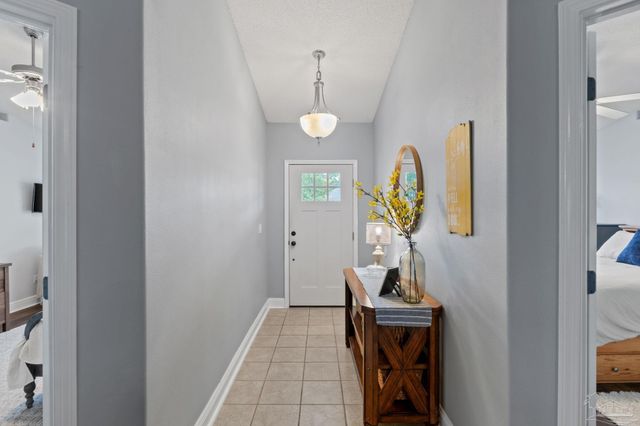 2381 Tumbleweed Dr, Navarre, FL 32566