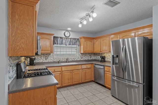 2381 Tumbleweed Dr, Navarre, FL 32566