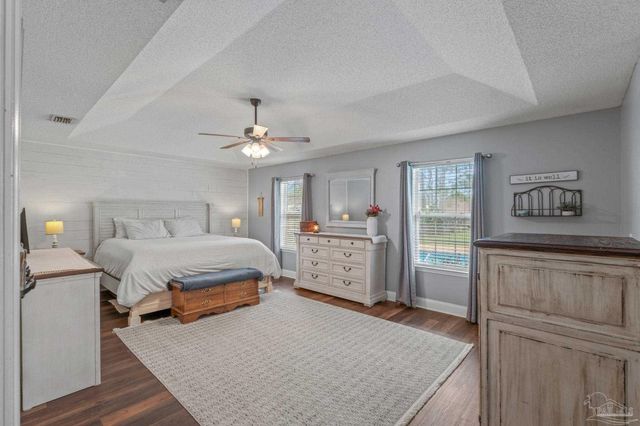 2381 Tumbleweed Dr, Navarre, FL 32566