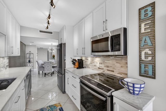 4200 N Ocean Drive 1-1804, Singer Island, FL 33404