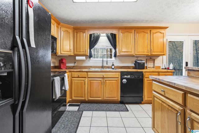 198 NICOLE TRAIL, Hayden, AL 35079