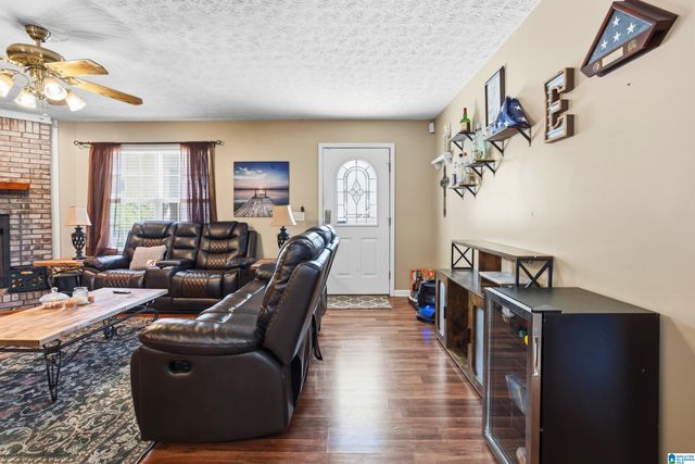 198 NICOLE TRAIL, Hayden, AL 35079