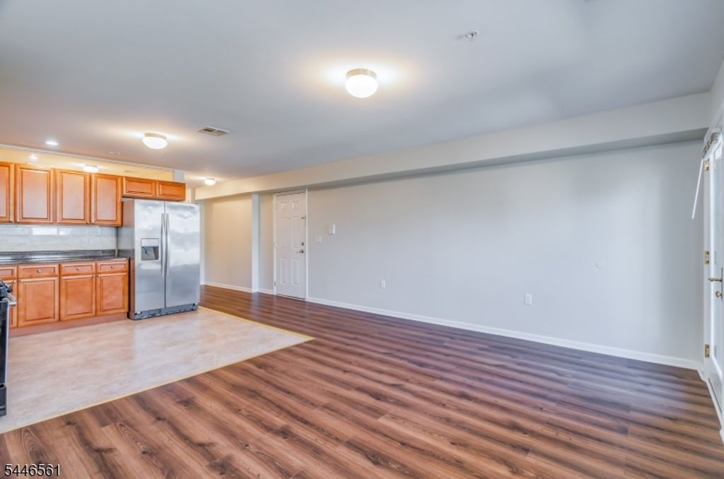 148 Oakwood Ave, Cliffside Park Boro, NJ 07010 — photo 3