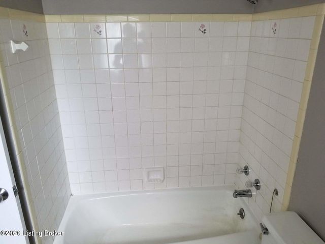 4501 S 6th St APT 56, Louisville, KY 40214