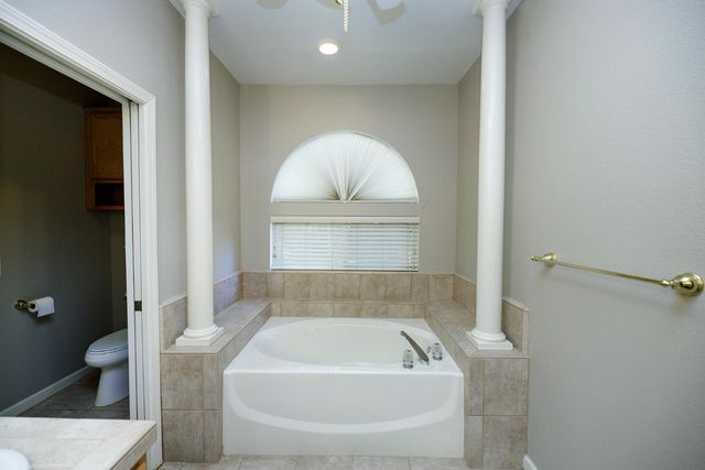 1807 Tartan Rd, Turlock, CA 95382