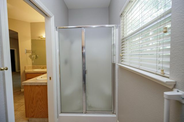 1807 Tartan Rd, Turlock, CA 95382