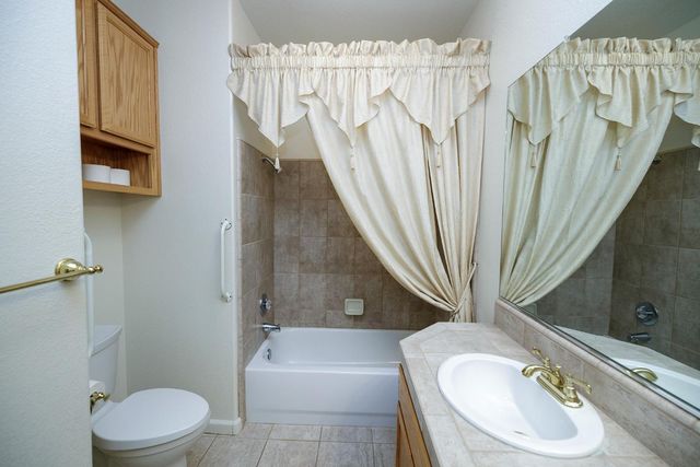 1807 Tartan Rd, Turlock, CA 95382