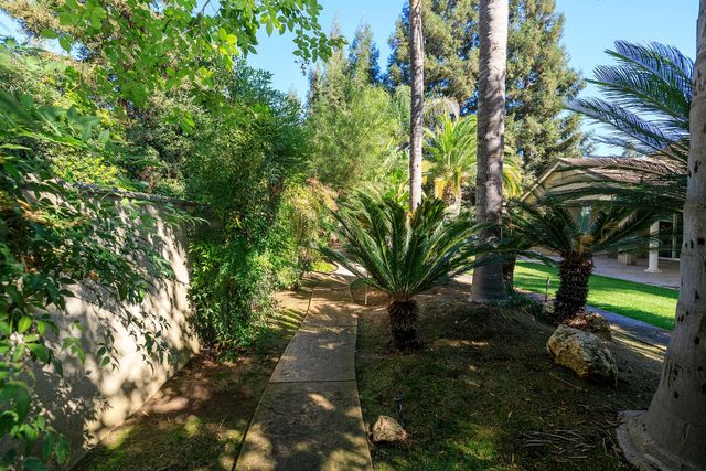 1807 Tartan Rd, Turlock, CA 95382