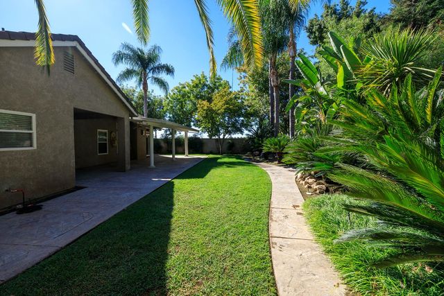 1807 Tartan Rd, Turlock, CA 95382