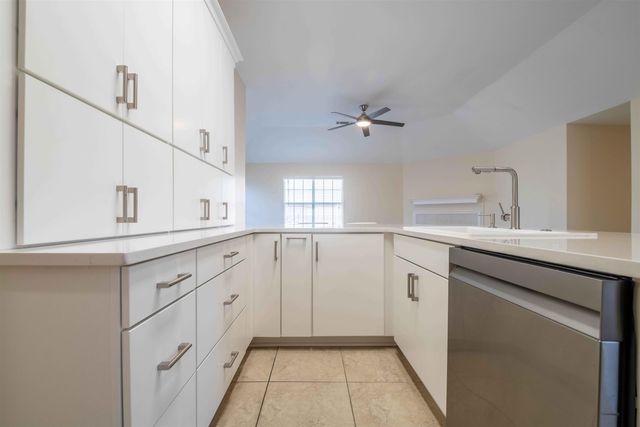 1158 CLEAR CREEK RD, Collierville, TN 38017