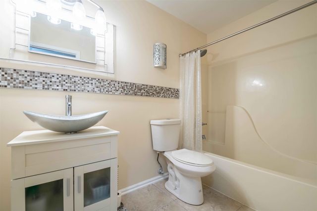 1158 CLEAR CREEK RD, Collierville, TN 38017