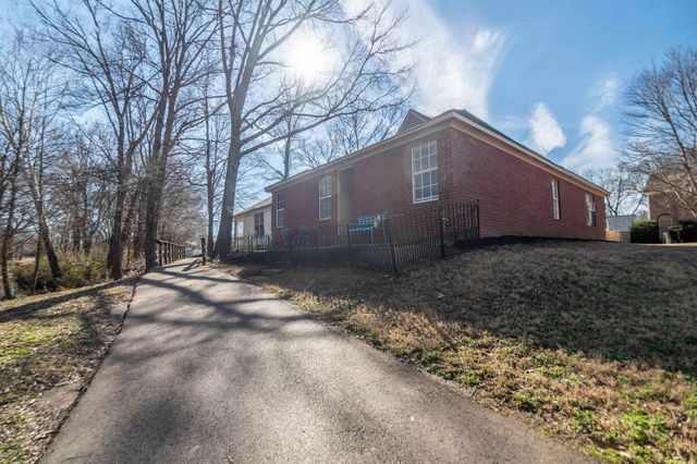 1158 CLEAR CREEK RD, Collierville, TN 38017