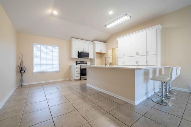 1158 CLEAR CREEK RD, Collierville, TN 38017