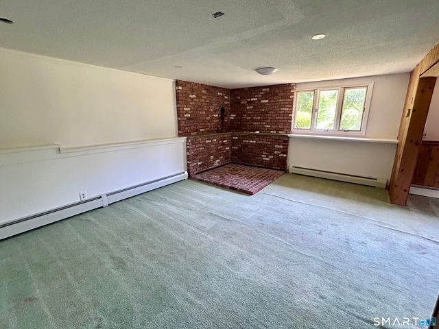 60 Case Road, Burlington, CT 06013