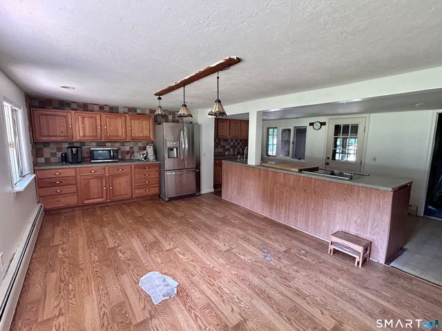 60 Case Road, Burlington, CT 06013