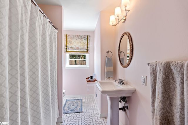 17 N Brookwood Drive, Greenville, SC 29605