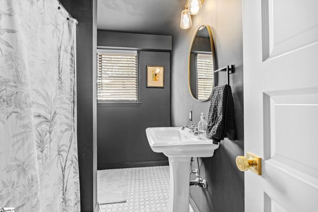 17 N Brookwood Drive, Greenville, SC 29605