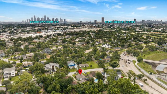1115 Woodhill Road, Houston, TX 77008