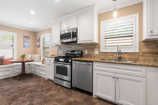 1115 Woodhill Road, Houston, TX 77008