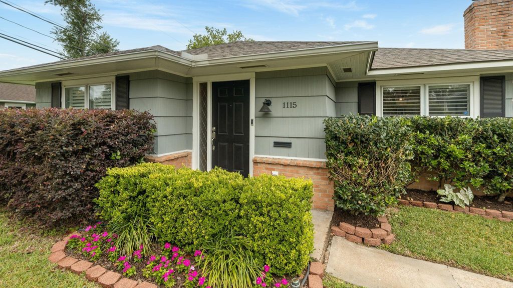 1115 Woodhill Road, Houston, TX 77008