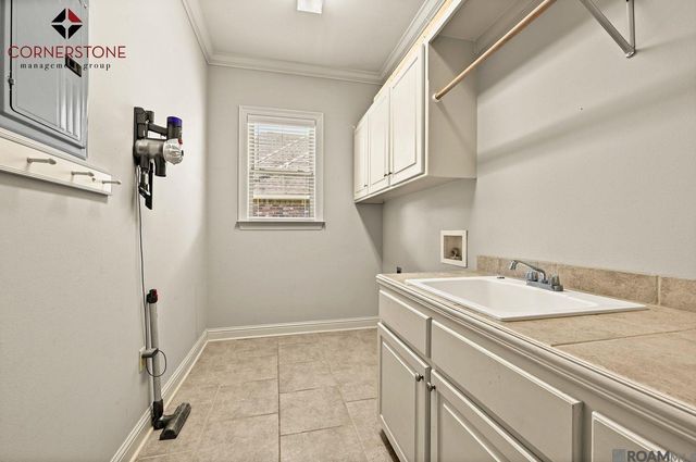 8564 Grand View Dr, Baton Rouge, LA 70809
