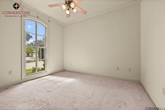 8564 Grand View Dr, Baton Rouge, LA 70809