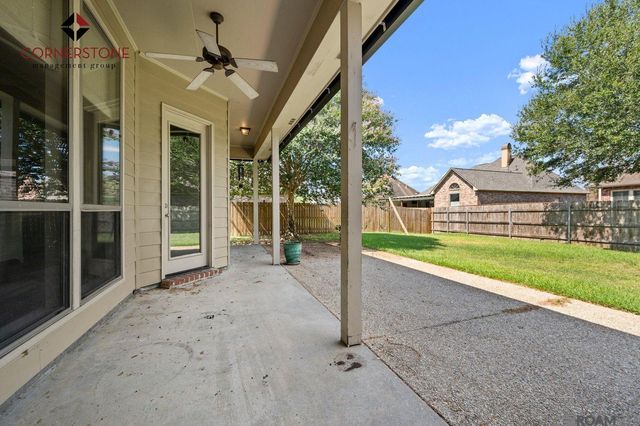 8564 Grand View Dr, Baton Rouge, LA 70809