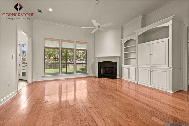 8564 Grand View Dr, Baton Rouge, LA 70809